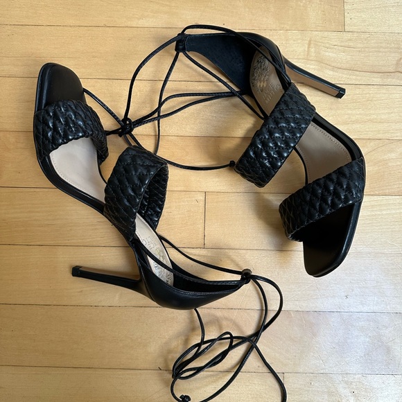 VINCE CAMUTO Quilted Black Strappy Sandals - Picture 2 of 5